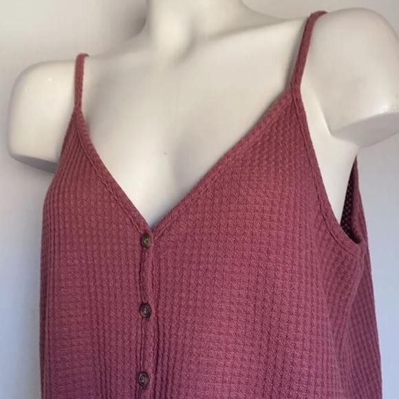 Large rose crop top NWT - Picture 2 of 2